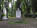 Pilt: Nõukogude_vennashaud_Reopalu_kalmistul[1]
