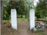 Pilt: Värav kalmistu lõunapoolsel küljel